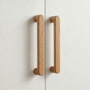 Abgerundeter Möbelgriff aus Holz, 26 cm