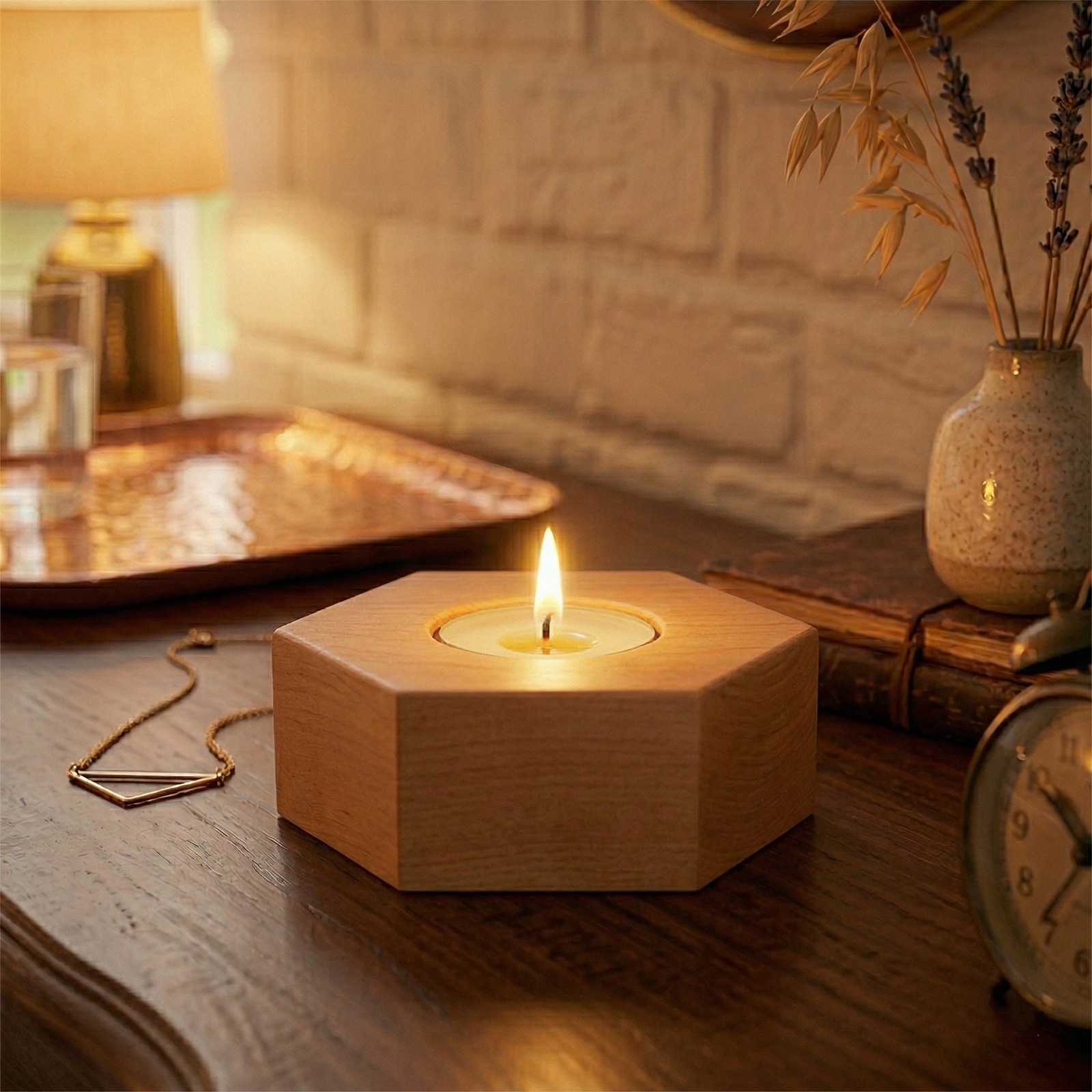 Sechseckiger Kerzenständer aus Erlenholz